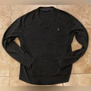 U.S. Polo Assn. Mens Solid V-Neck Long-Sleeve Sweater (Heather Charcoal) - L